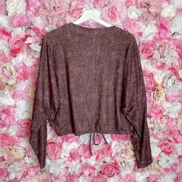 Evolution and Creation Yoga Wrap Top Sz L - Picture 5 of 5